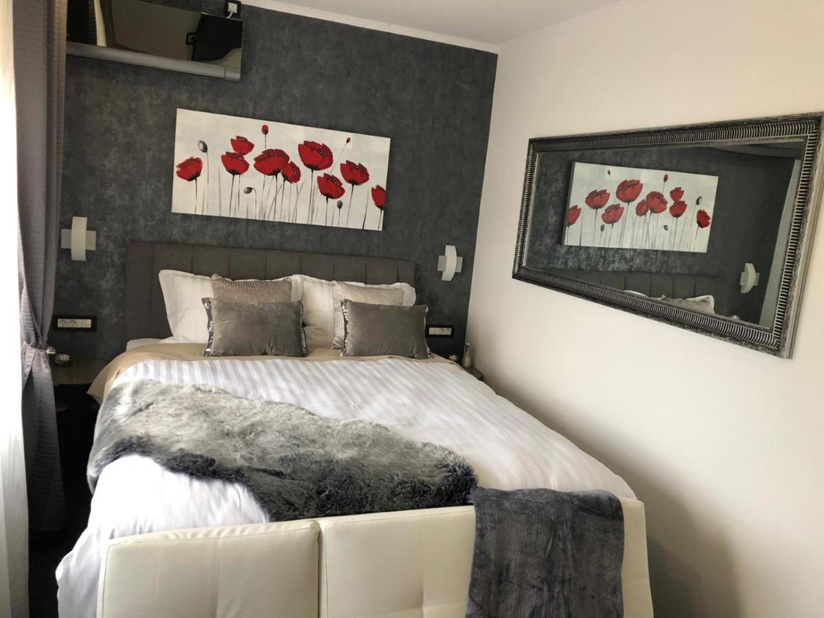 אוגולין Luxury Rooms Lira מראה חיצוני תמונה